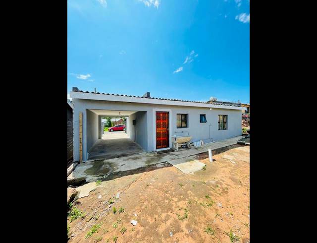 2 BEDROOM HOUSE FOR SALE IN KWAMASHU